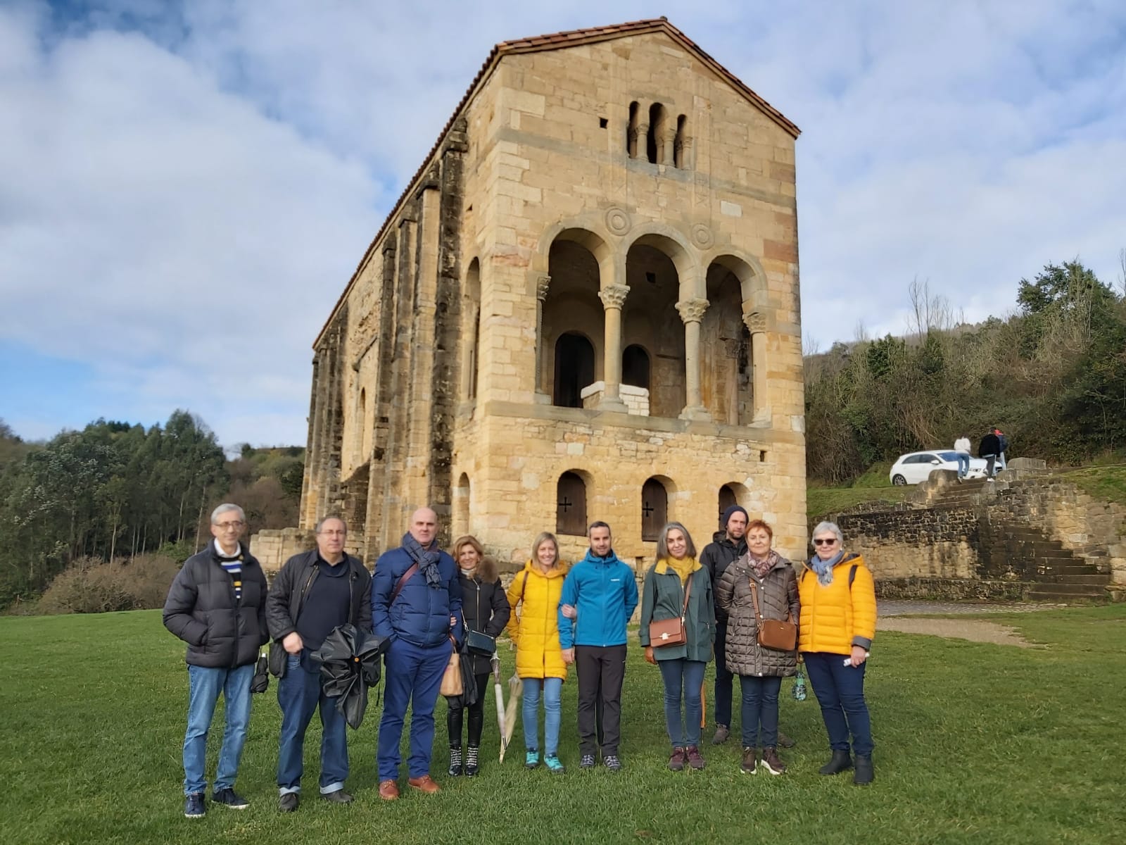 Excursión y visita a Santa María del Naranco en Oviedo
