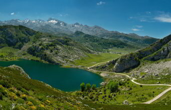 Desde Oviedo, excursión Lagos de Covadonga, Covadonga y Cangas de Onís Lagos de Covadonga